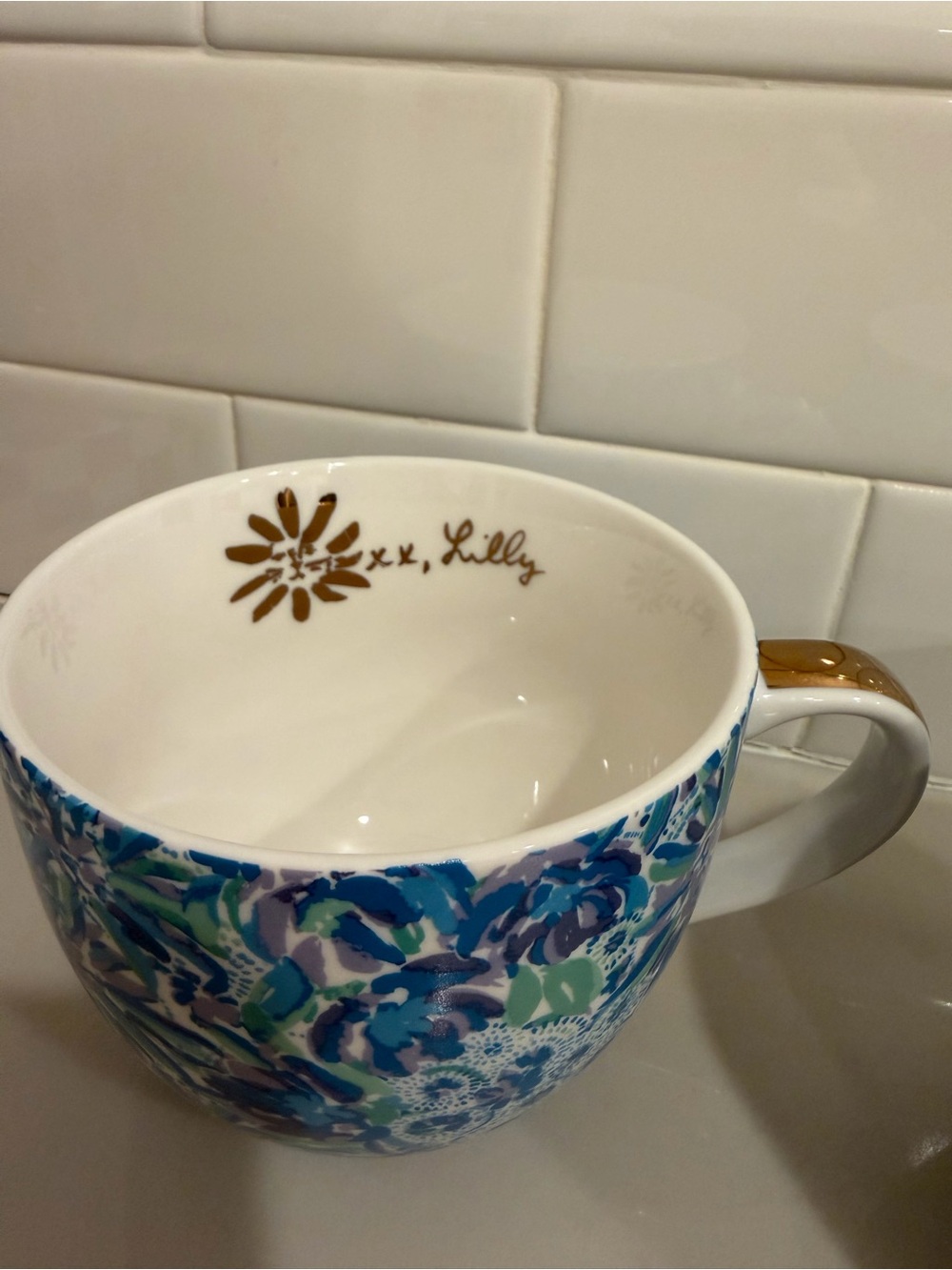 Lilly Pulitzer Set of 2 Blue Floral Ceramic Coffee Mugs – Never Used - Picture 3 of 4